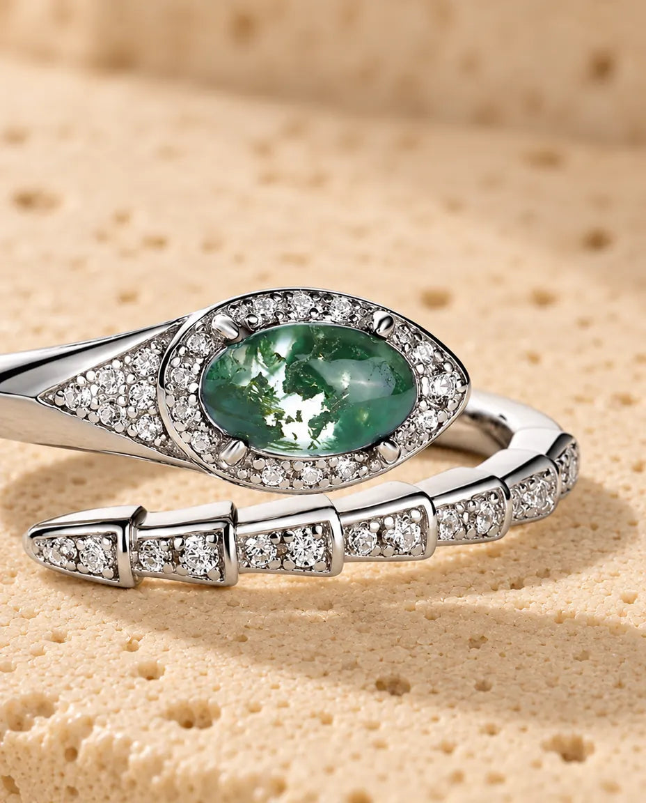 Moss Agate Snake Ring in 925 Sterling Silver - close-up of the moss agate and its setting